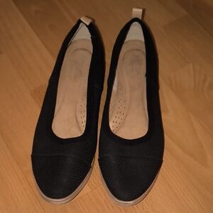 Rockport | Black Perforated Flats